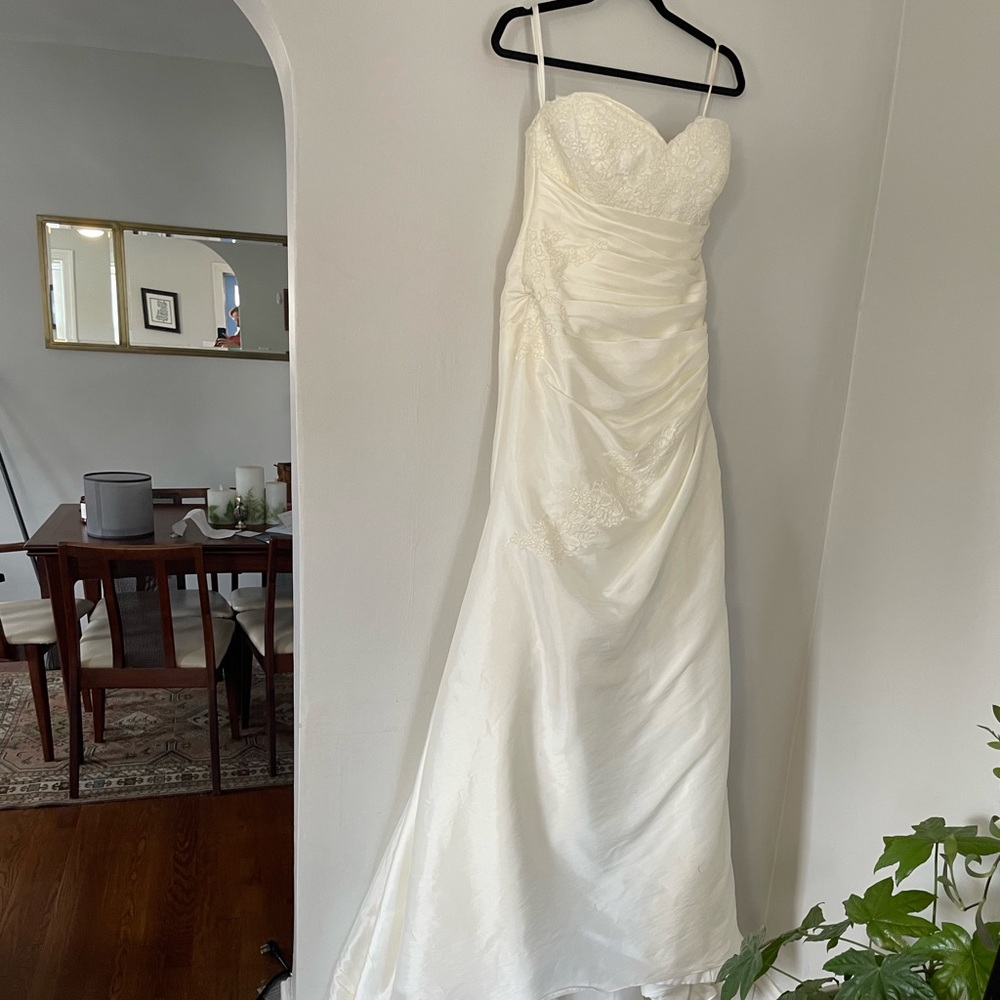 Allure ivory wedding dress